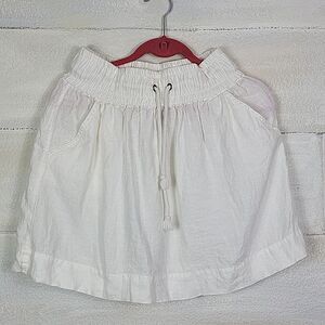 London Jean 100% linen white skirt. Size XS